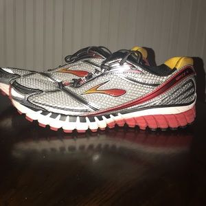 Men’s Brooks Ghost 6 Running Shoe - size 11 wide